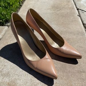 Beautiful Stuart Weitzman heels pumps